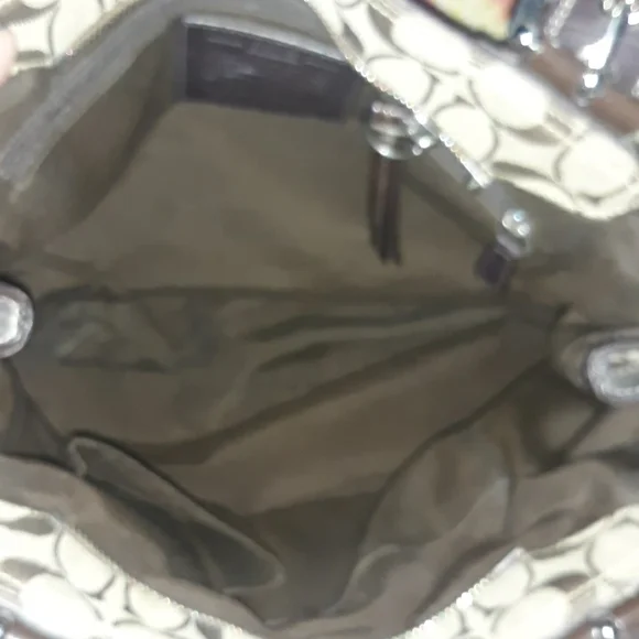 COACH SIGNATURE PLEATED BUCKLE TOTE F15047 - Picture 6 of 7